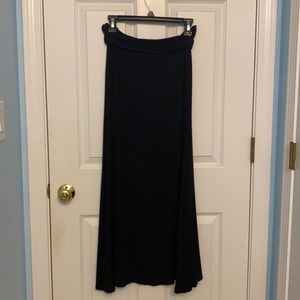 Bobeau black pull-on long skirt